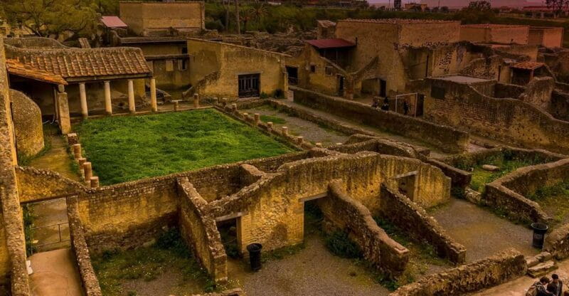 From Amalfi Coast: Pompeii Herculaneum skip-the-line - Exploring Pompeii and Herculaneum from the Amalfi Coast: A detailed look