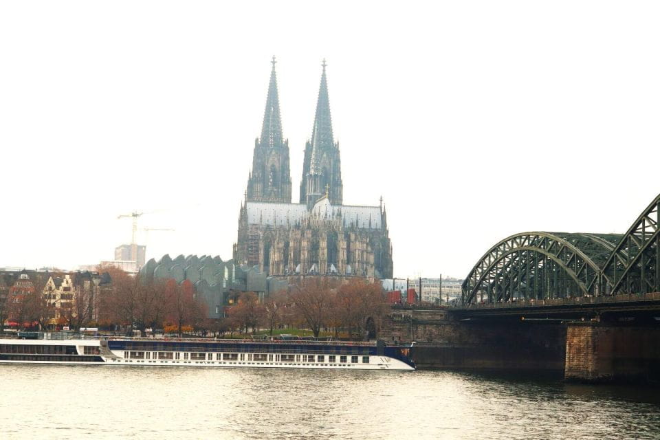 From Amsterdam: Cologne Christmas Market Day Tour - Exploring Cologne Cathedral