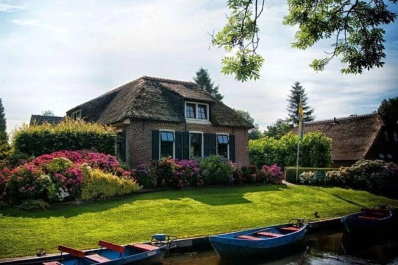 From Amsterdam: Private tour to Giethoorn with private boat - Key points / Takeaways