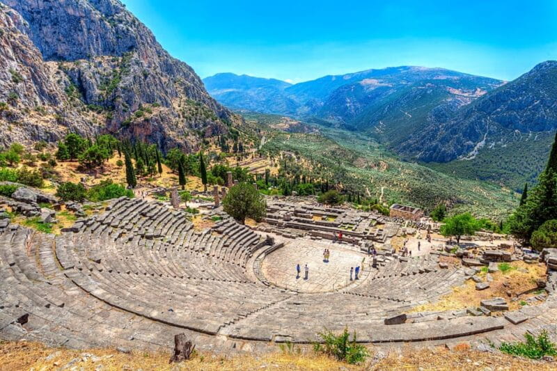 From Athens: Private Delphi and Thermopylae Guided Day Trip - Exploring the Ruins: Delphi’s Ancient Marvels