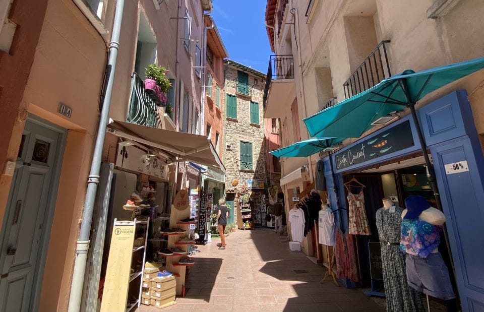 From Barcelona: Day Trip to France With Breakfast in Girona - Key Points