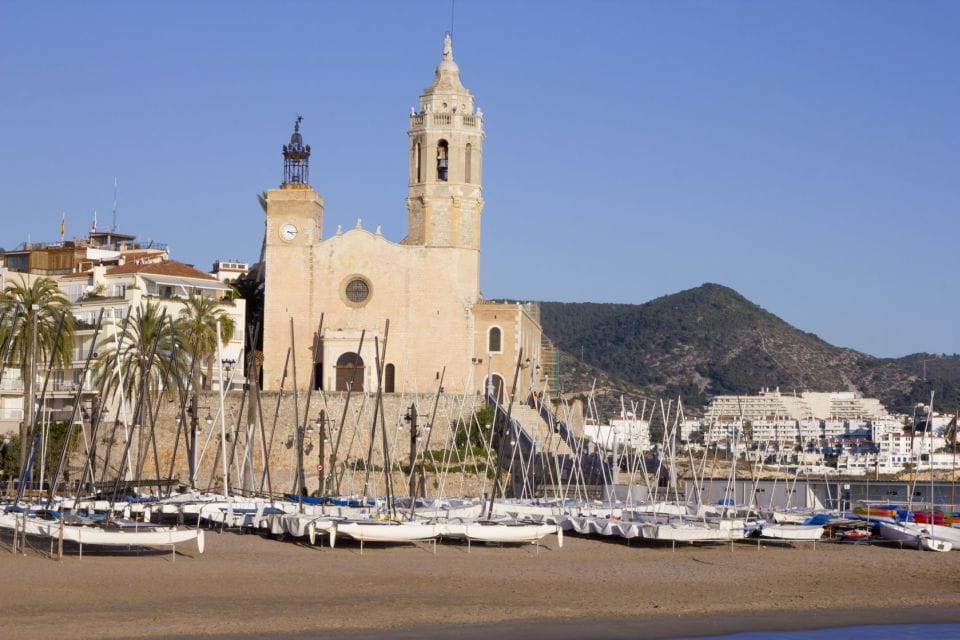 From Barcelona: Private Full-Day Girona & Sitges Guided Tour - Free Time in Sitges