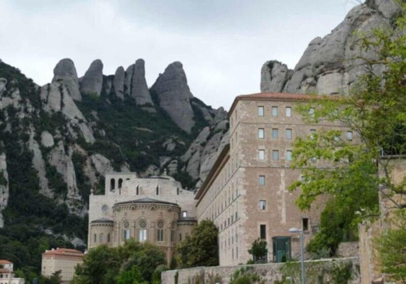 From Barcelona: Train Route and Cable Car to Montserrat - Key Points / Takeaways