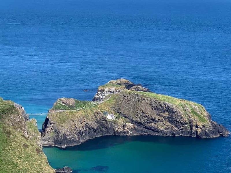 From Belfast: Private Giants Causeway Coastal Tour - Lunch at The Causeway Hotel & Dunluce Castle Viewpoint