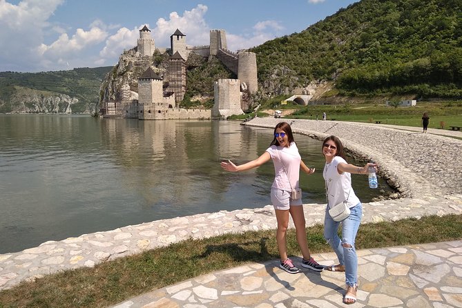 From Belgrade: Golubac Fortress & 1h Iron Gate Speed Boat Ride - Danube River Speedboat
