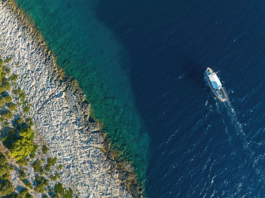 From Biograd: Golden Island of Vrgada Trip With Lunch - Atmosphere and Environment