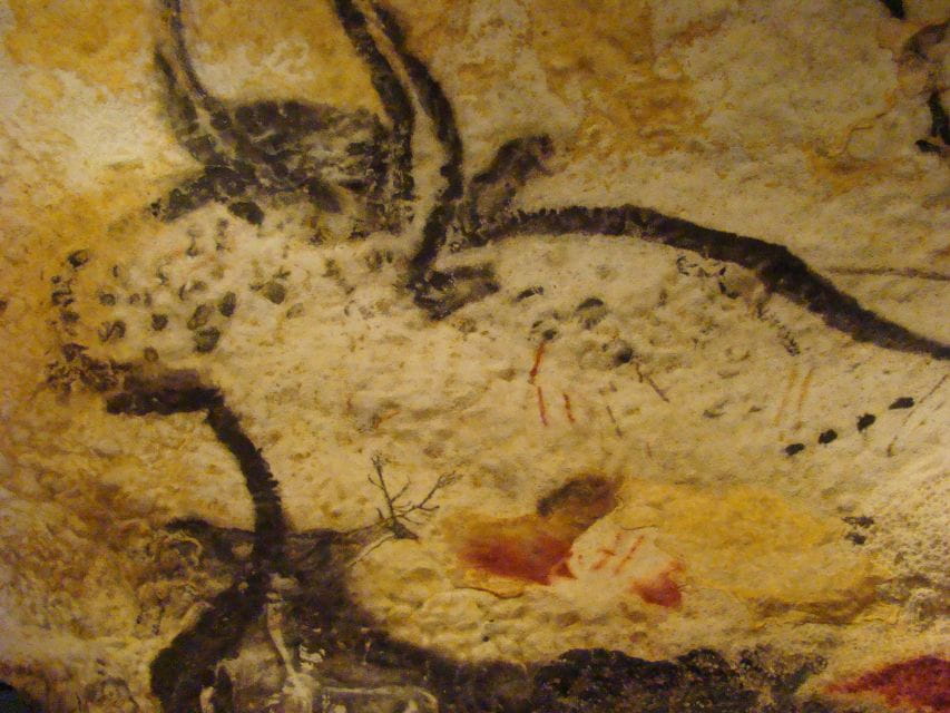From Bordeaux: Lascaux and Dordogne Valley Private Tour - Rouffignac Cave Guided Tour