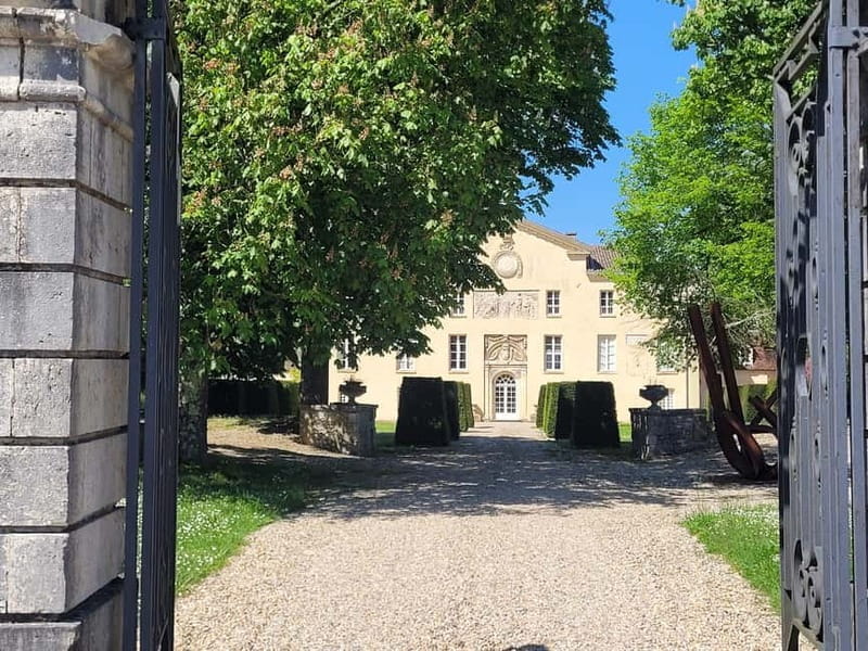 From Bordeaux: Private tour Monbazillac (Castle, Wine & Food in Dordogne) - Tasting Authentic Wines at a Family-Run Winery