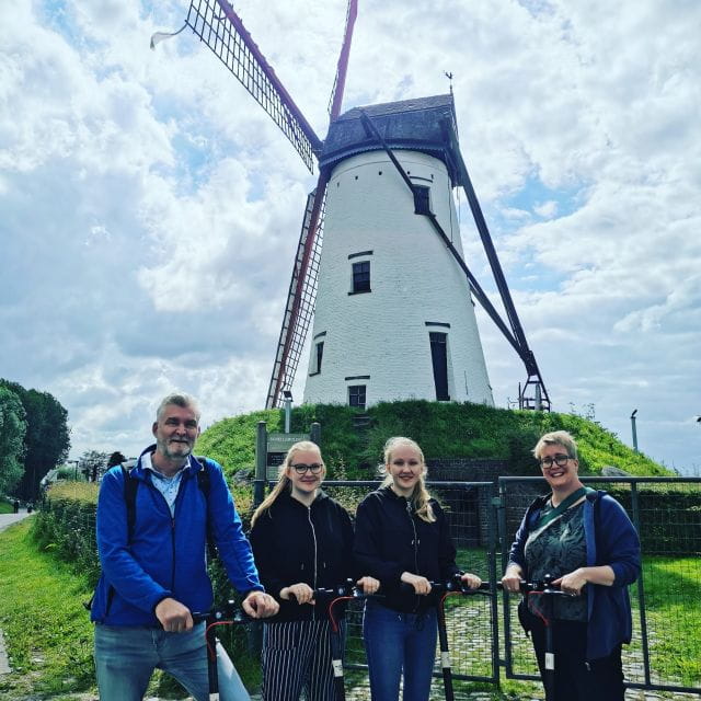 From Bruges to Damme: Private Electric Scooter Tour - Positive Customer Feedback