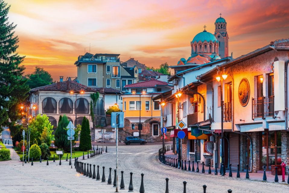 From Bucharest: Full-Day Trip to Bulgaria - Exploring Arbanasi Village