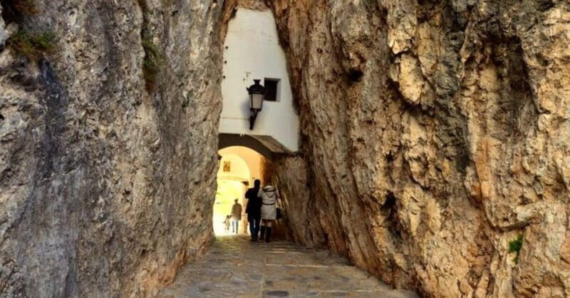 From Calpe to Guadalest & Algar Waterfalls - Transportation and Group Size: Why It Matters