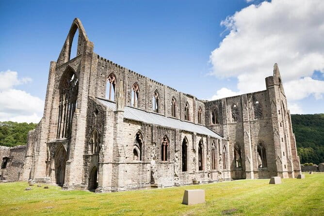 From Cardiff: 3 Amazing Castles, Tintern Abbey & Roman Caerleon - Exploring Wales Treasured Heritage on a Full-Day Tour from Cardiff