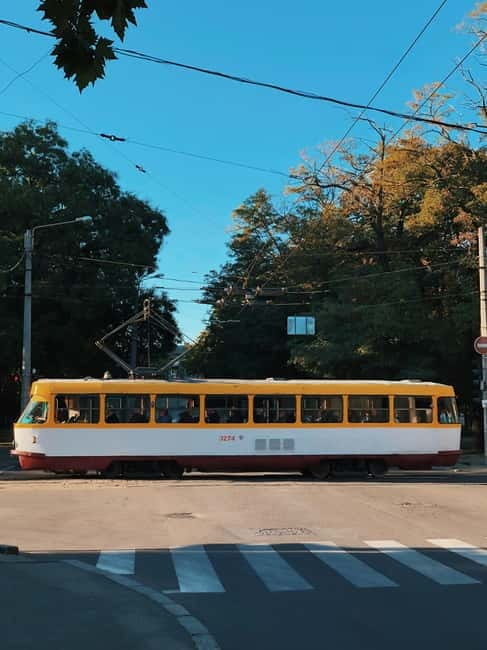 From Chiinu to Odesa: A Tasty Day Trip! - The Opera House and Hidden Courtyards