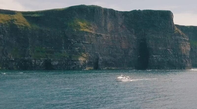 From Dublin: Galway + Cliffs of Moher Boat Cruise in Spanish - An In-Depth Look at the Tour Experience
