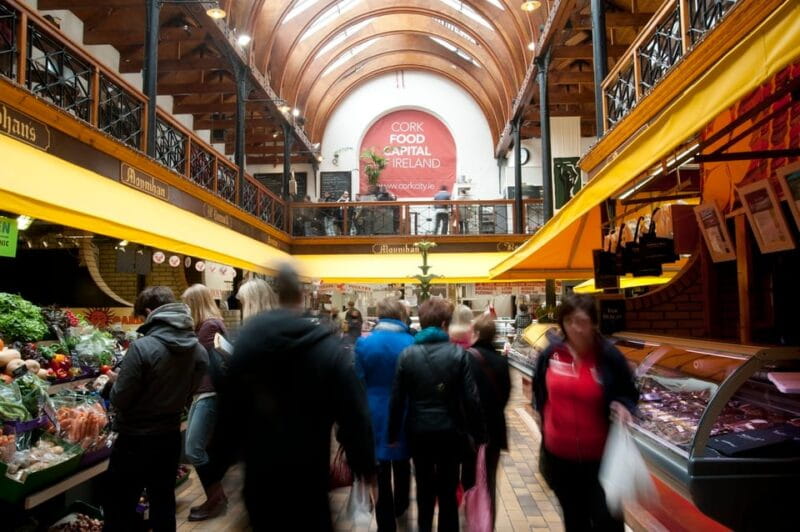 From Dublin:Cork,Cahir Castle,Rock of Cashel Tour in Spanish - Exploring Cahir Castle: A Medieval Marvel