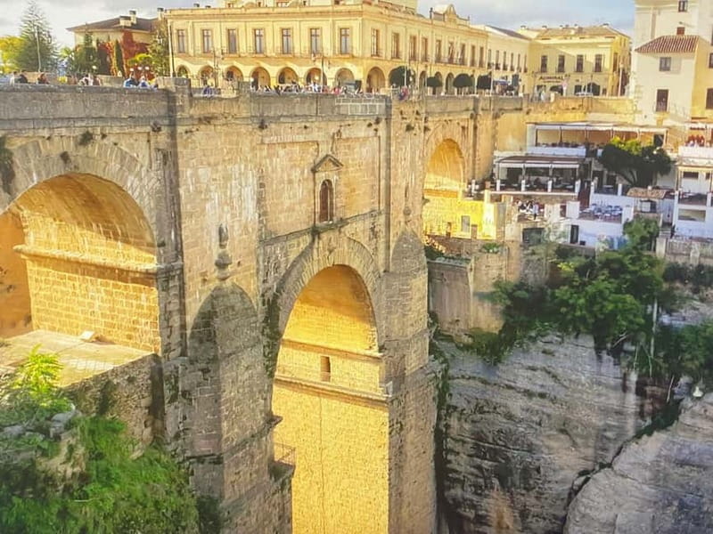 From Estepona: Ronda private tour, transportation, café, bullring, tapas, drinks - The Culinary Highlights: Tapas and Regional Wine