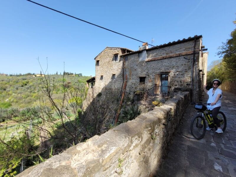 From Florence: Tuscan Hills Biking with Farm Tour and Lunch - Visiting the Chianti Farm: A Slice of Authentic Tuscany