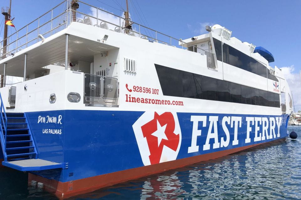 From Fuerteventura: Lanzarote Volcano and Wine Region Tour - Inclusions