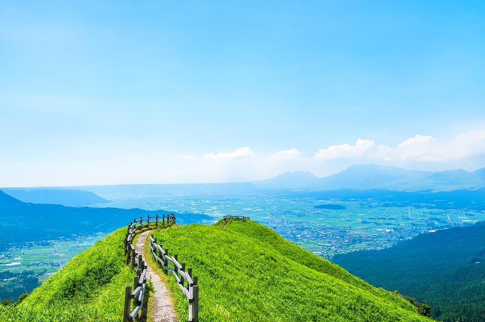 From Fukuoka: Day Trip to Kumamoto Castle, Mt.Aso & Kurokawa - Attractions and Experiences