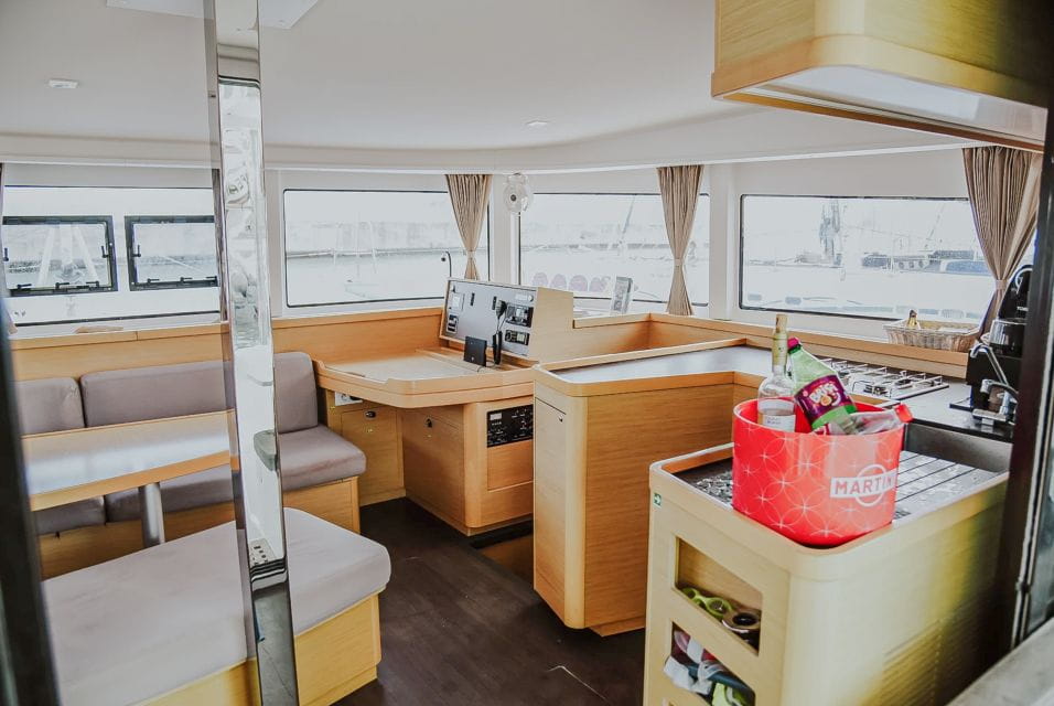 From Funchal: Cabo Girao Sunset Cruise With Drink - Onboard Amenities