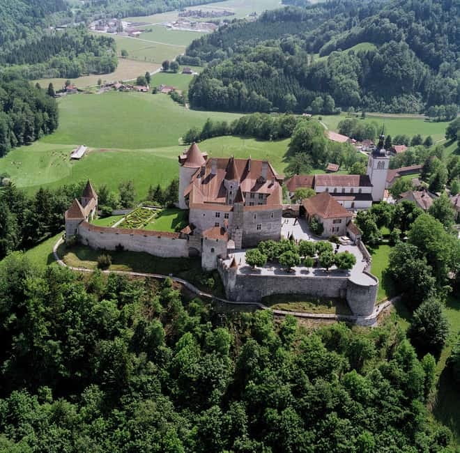 From Geneva: Gruyères Tour with Cheese & Chocolate Factories - The Allure of Swiss Cheese at Maison du Gruyère