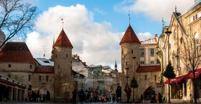 From Helsinki: Guided Day Trip to Tallinn by Ferry & VIP Car - FAQ