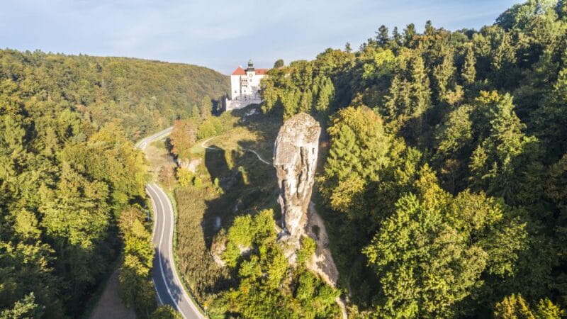 From Kraków: Ojców National Park and Pieskowa Skaa Castle - Entering Ojców National Park: Limestone Landscapes and Caves