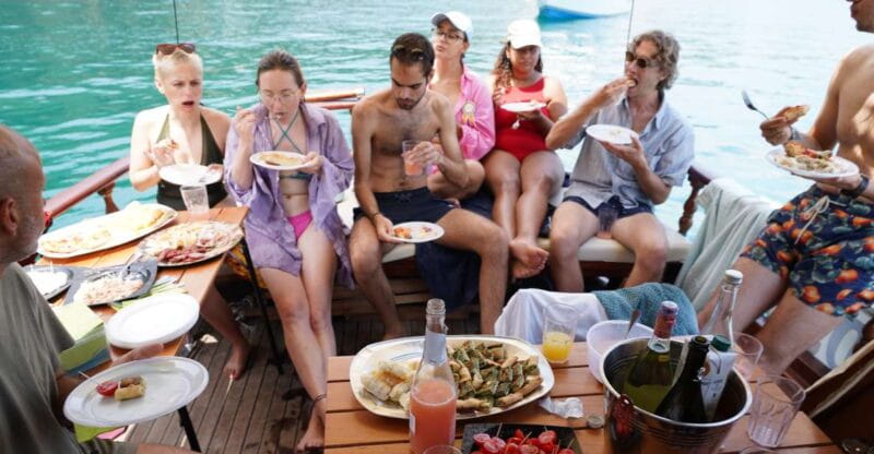 From La Spezia: Cinque Terre Boat Tour with Lunch and Wine - Navigating the journey: what to expect