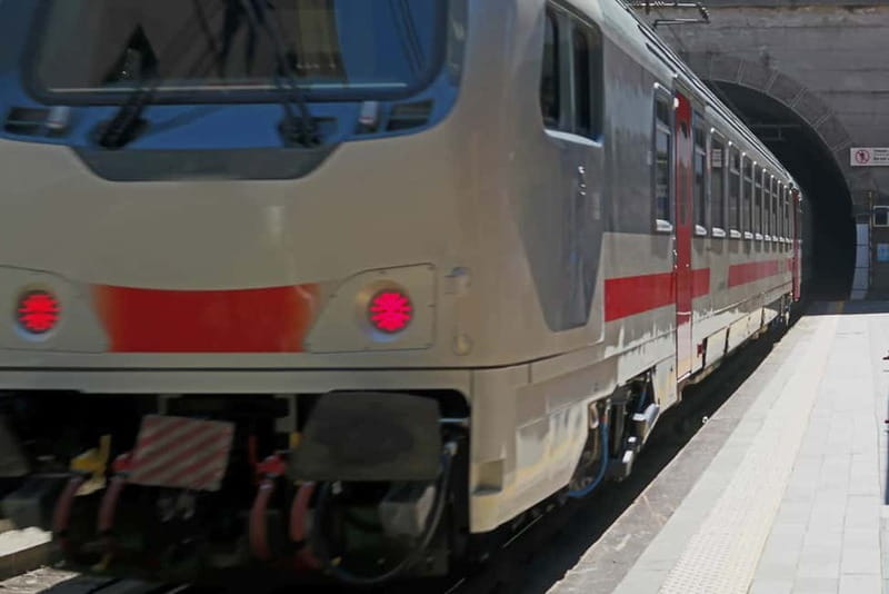 From La Spezia: Cinque Terre Small Group Tour with Limoncino - Riomaggiore: The Last Stop Before Return