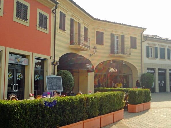 From Lake Como or Milan: Serravalle VIP shopping and Wine Tasting - A Glimpse into the Serravalle VIP Shopping and Wine Tasting Tour