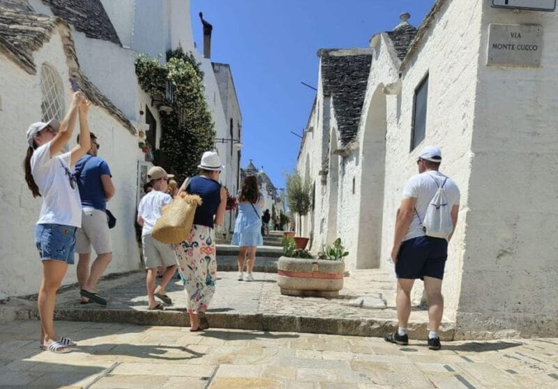 From Lecce: Alberobello, Ostuni & Locorotondo with Aperitif - Discovering Alberobello: The UNESCO Jewel