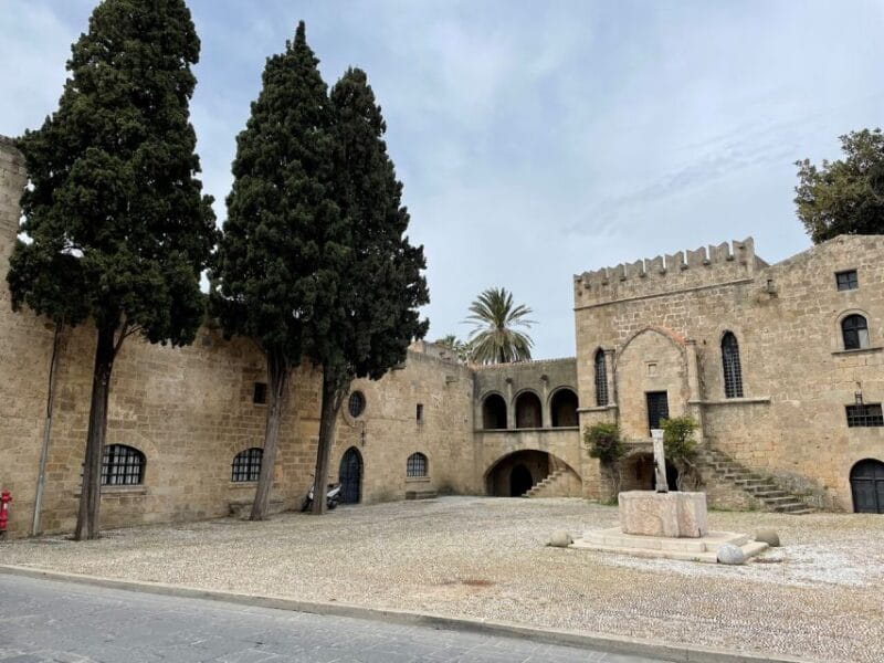 From Lindos: Rhodes Old Town and Speedboat Trip to Symi - FAQ