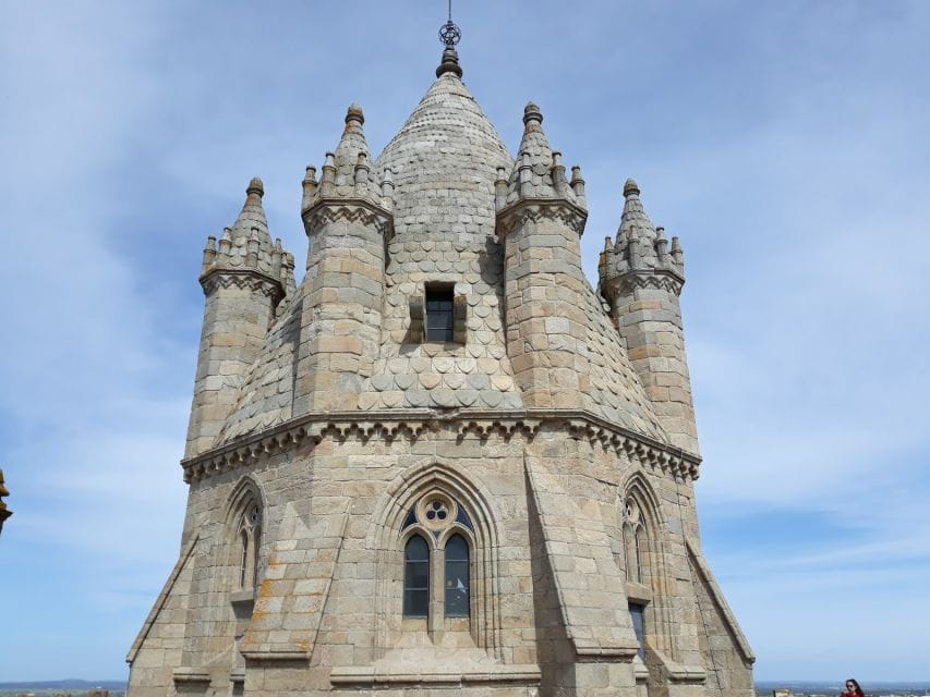 From Lisbon: Évora and Monsaraz Day Tour With Wine Tasting - Taste Regional Wines