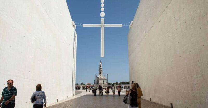 From Lisbon: Fatima, Nazaré and Óbidos Full Day Private Tour - Transportation, Timing, and Practical Tips