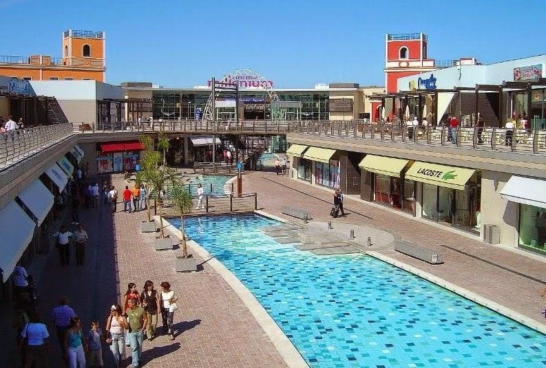 From Lisbon: Round-trip Shuttle to Freeport Fashion Outlet - Customer Ratings and Feedback