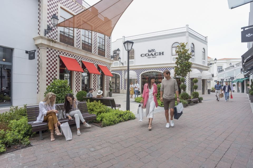 From Lisbon: Round-trip Shuttle to Freeport Fashion Outlet - Important Considerations