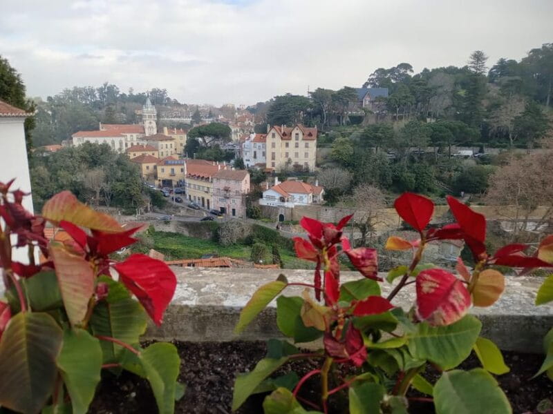 From Lisbon: Sintra, Azenhas do Mar, and Cascais Day Trip - Azenhas do Mar: Cliffside Charm and Panoramic Views