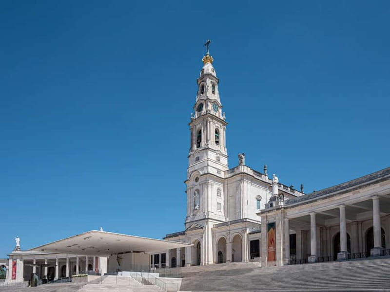 From Lisbon: Tour of Fatima, Batalha, Nazaré, and Óbidos with English-speaking tour guide - Who Will Love This Tour?