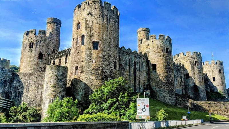 From Llandudno: Portmeirion, Snowdonia and Castles Tour - Visiting Castles: Conwy and Caernarfon