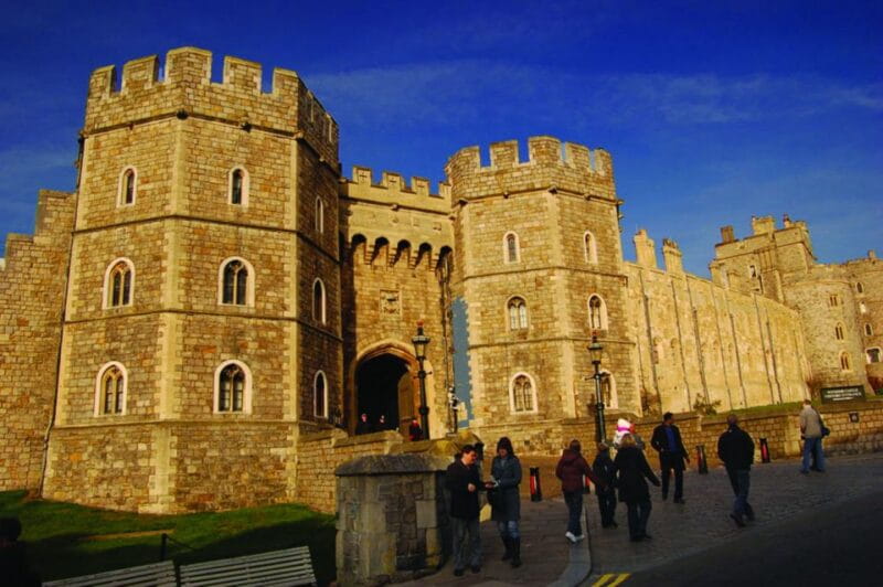 From London: Windsor Castle and Stonehenge Day Trip - The Mystery and Majesty of Stonehenge