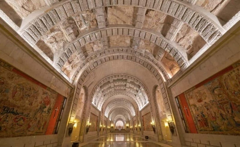 From Madrid: El Escorial, Valle de los Caídos & Segovia Trip - Segovia: The Roman Aqueduct & Fairy-tale Castle