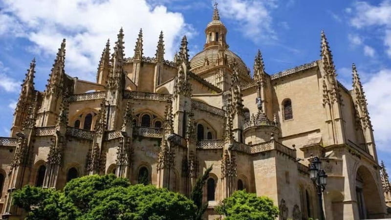 From Madrid: Excursion to Toledo and Segovia, two most visited destinations - Exploring the Journey: From Madrid to Toledo and Segovia