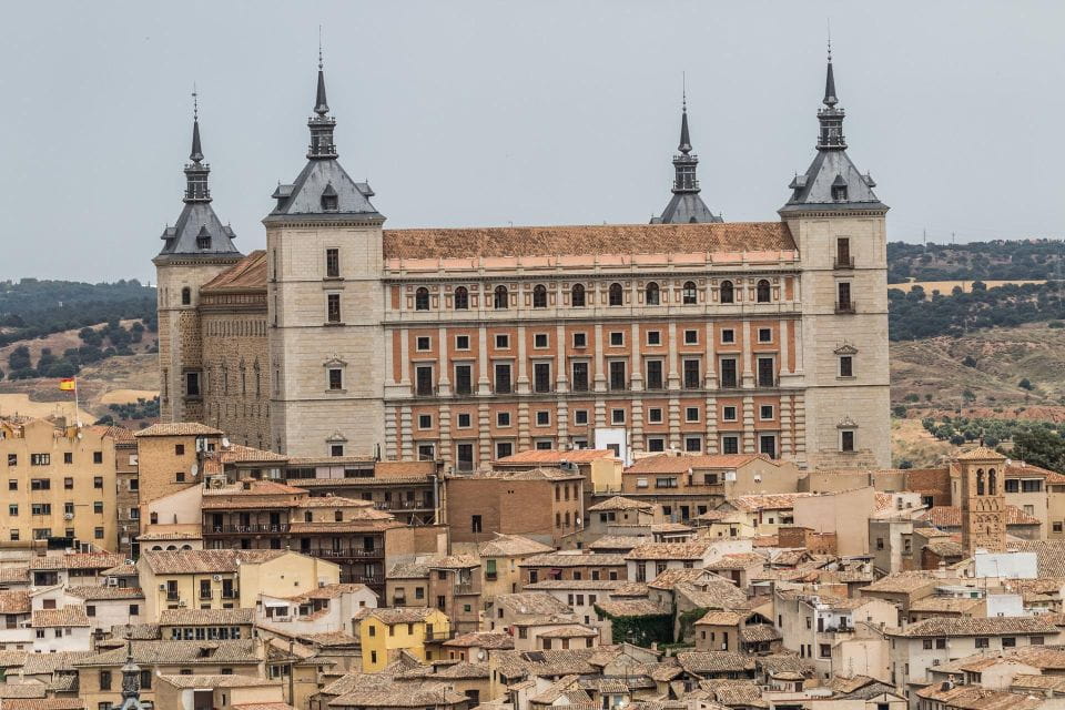 From Madrid: Toledo Day Trip W/ Walking Tour & Lookout Visit - Language and Minimum Participants