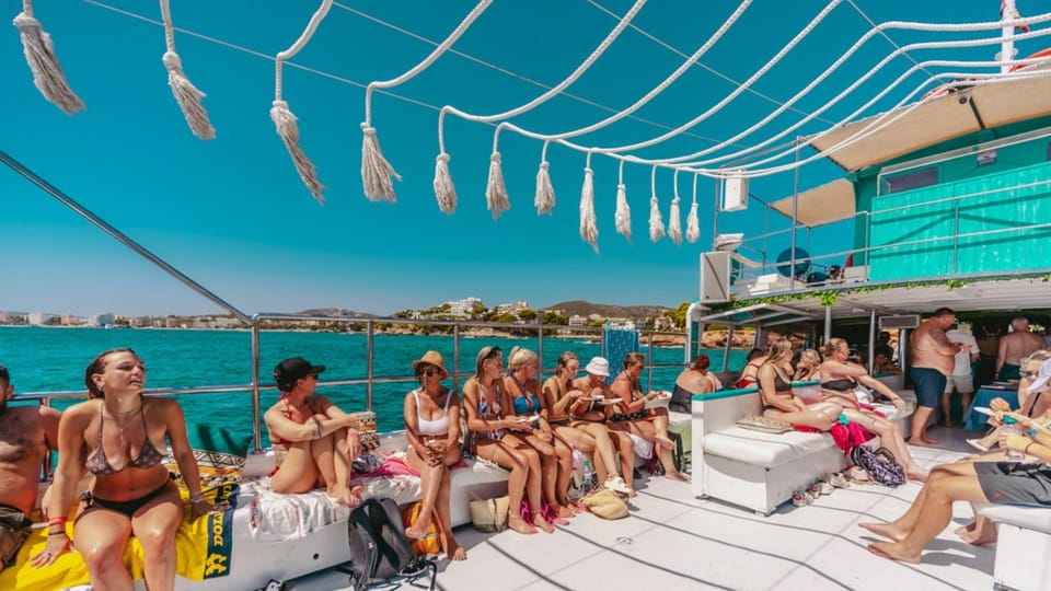From Magaluf: Palma Bay Sightseeing Cruise With Live Music - Key Points