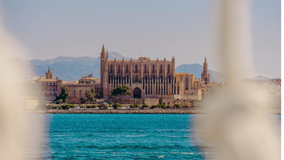 From Magaluf: Palma Bay Sightseeing Cruise With Live Music - Meeting Point and Transportation