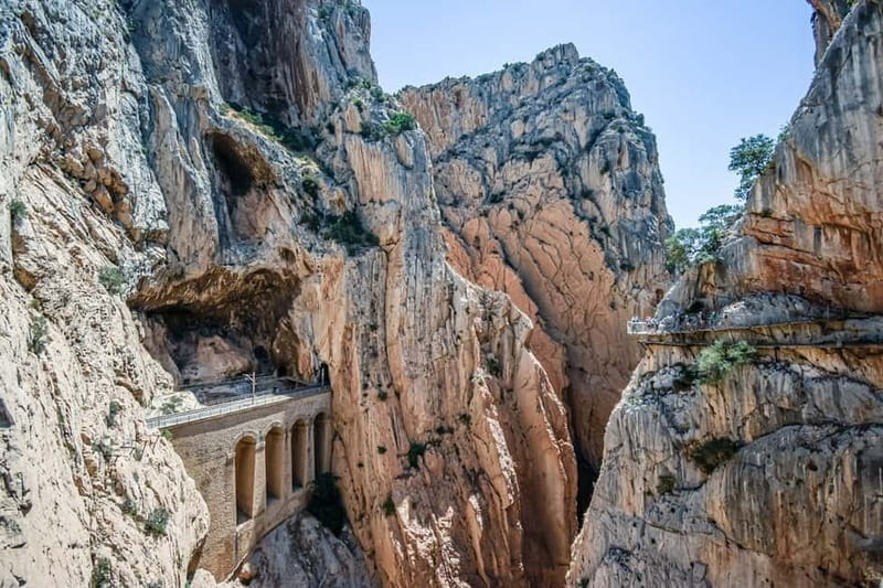 From Málaga: Caminito del Rey Day Trip & Guided Tour - The Route: From Málaga to the Gaitanes Gorge