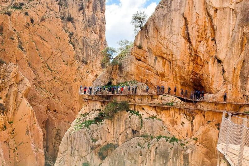 From Málaga: Caminito del Rey Guided Day Trip - The Experience in Detail: From Málaga to the Spectacular Gorges