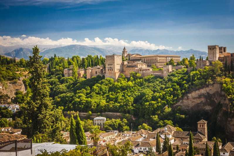 From Malaga: Day Trip to Alhambra by Bus with Entry Tickets - Exploring the Alhambra: Palaces, Alcazaba, and Gardens