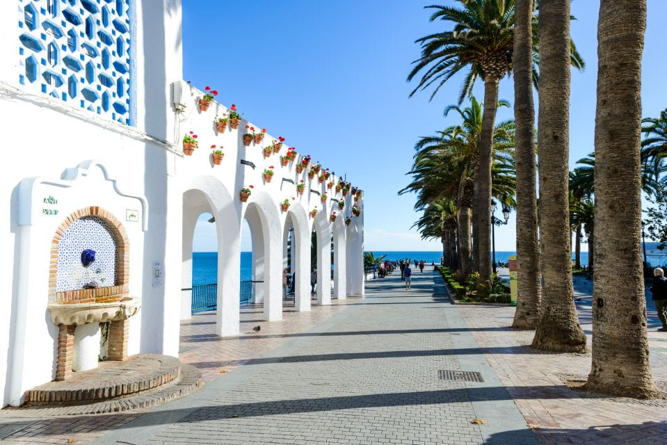 From Málaga: Guided Day Trip to the Villages of Nerja & Frigiliana - Customer Experiences