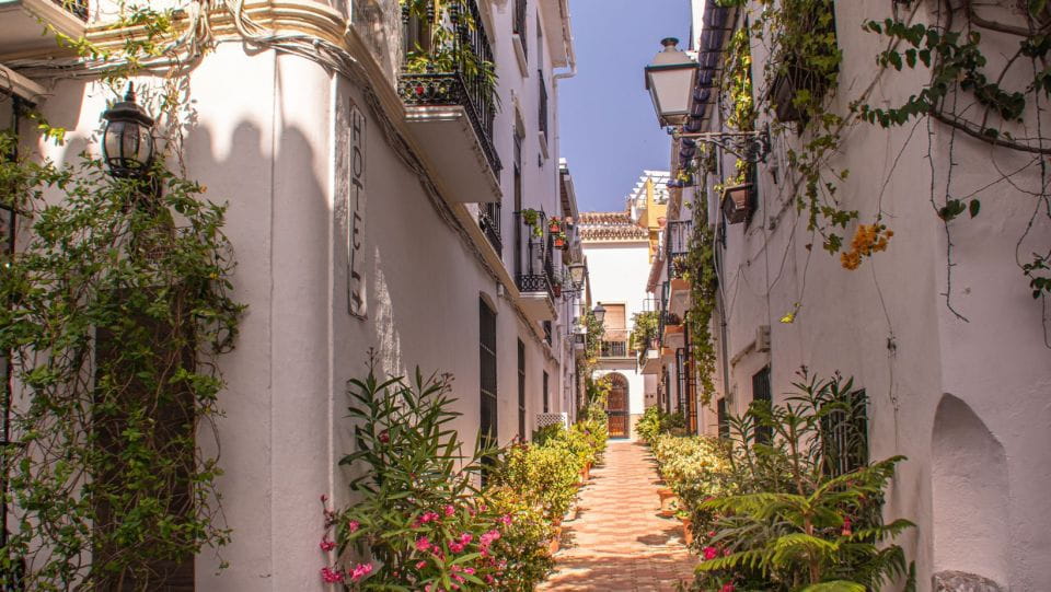 From Malaga or Costa Del Sol: Mijas, Marbella & Puerto Banus - Highlights of Mijas